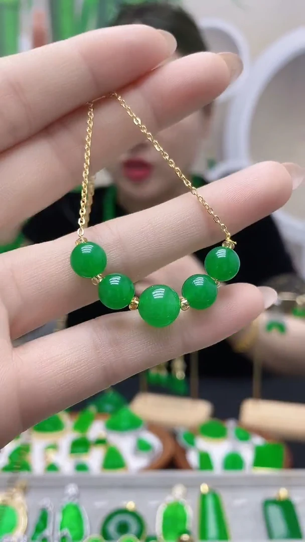 颈饰14K金镶嵌翡翠B62