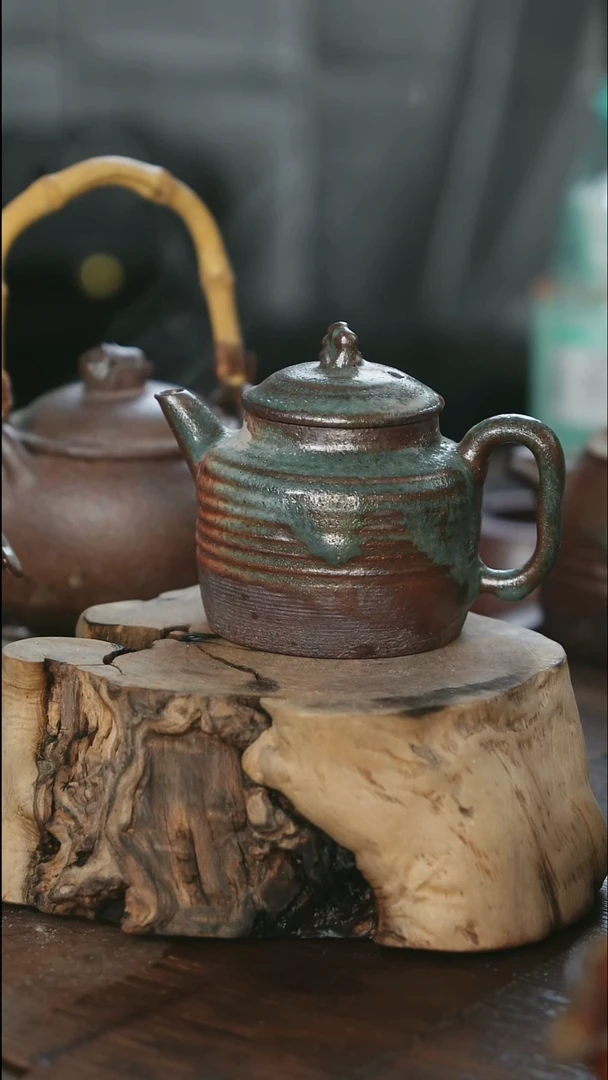 紫砂全手工剑流德钟壶