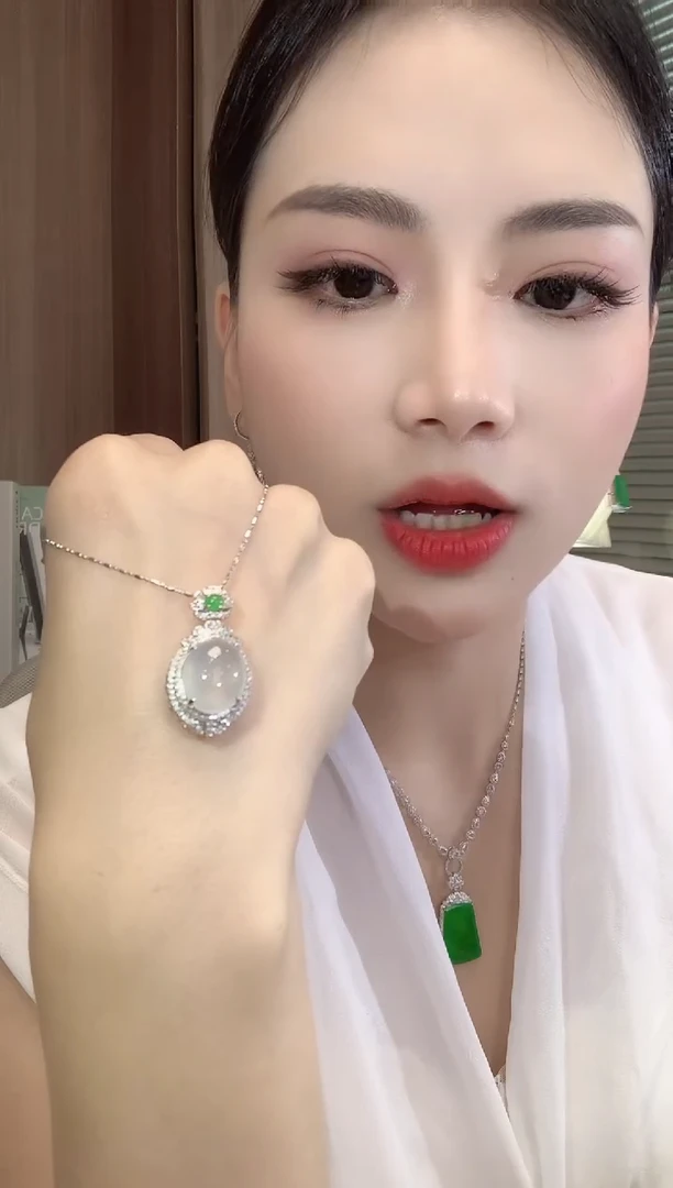 翡翠18K金镶嵌吊坠(不含链)A46 多样性发一件