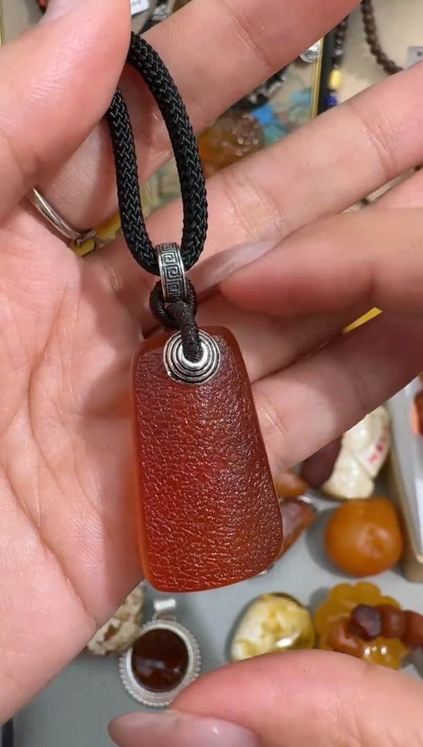 未镶嵌琥珀裸石?****?琥珀