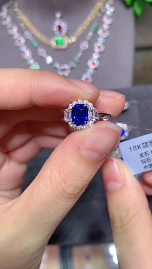 戒指蓝宝石18K金镶嵌1.52ct