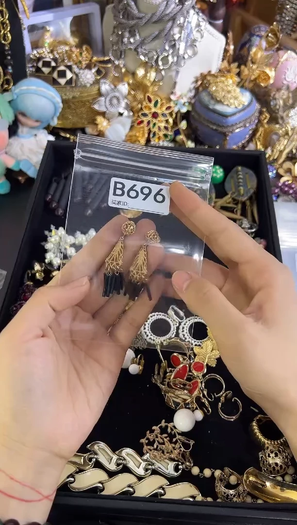 合金无铜合金696 中古首饰都有瑕疵  请确认后在拍！