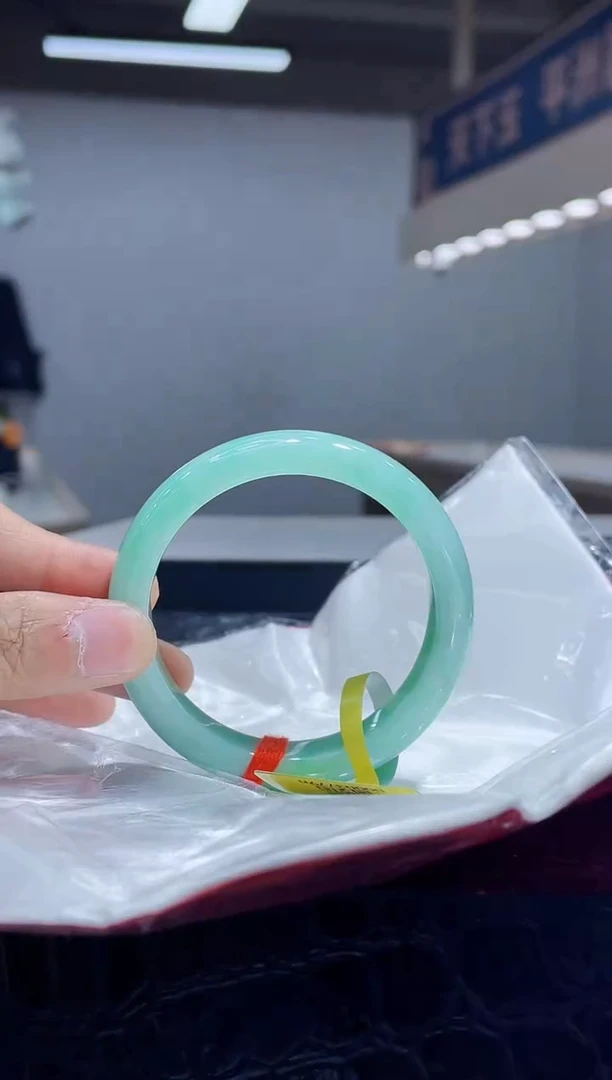 未镶嵌手镯翡翠7