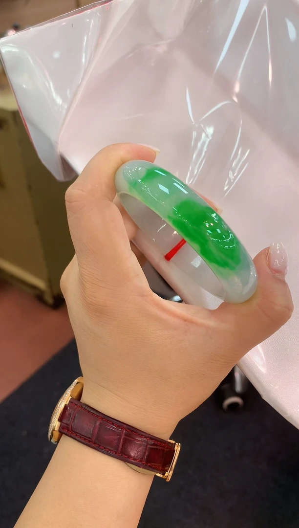 翡翠手镯未镶嵌缅甸天然A货翡翠手镯4号，要包容