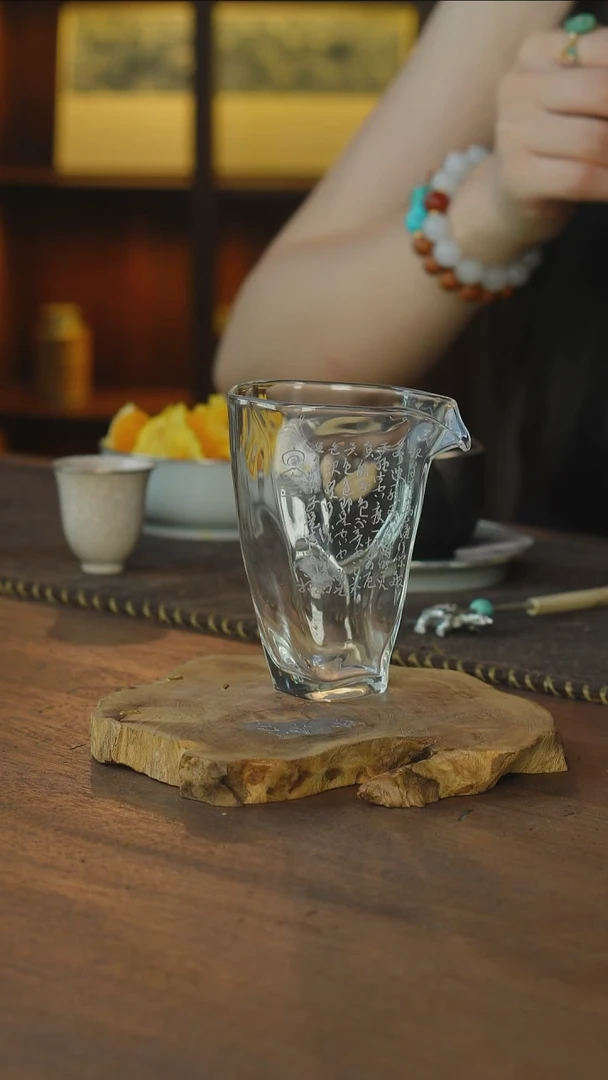 诗文玻璃公道杯...