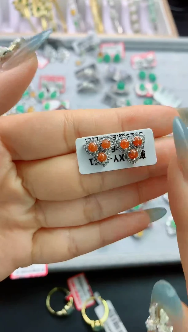 翡翠银S925镶嵌颈饰翡翠 银S925镶嵌 111