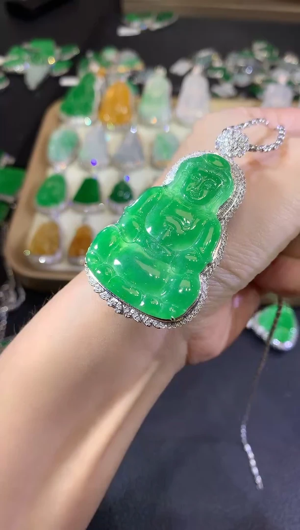 翡翠18K金镶嵌吊坠(不含链)91-观音不含链