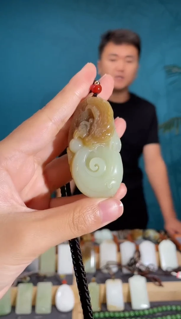 颈饰未镶嵌和田玉1