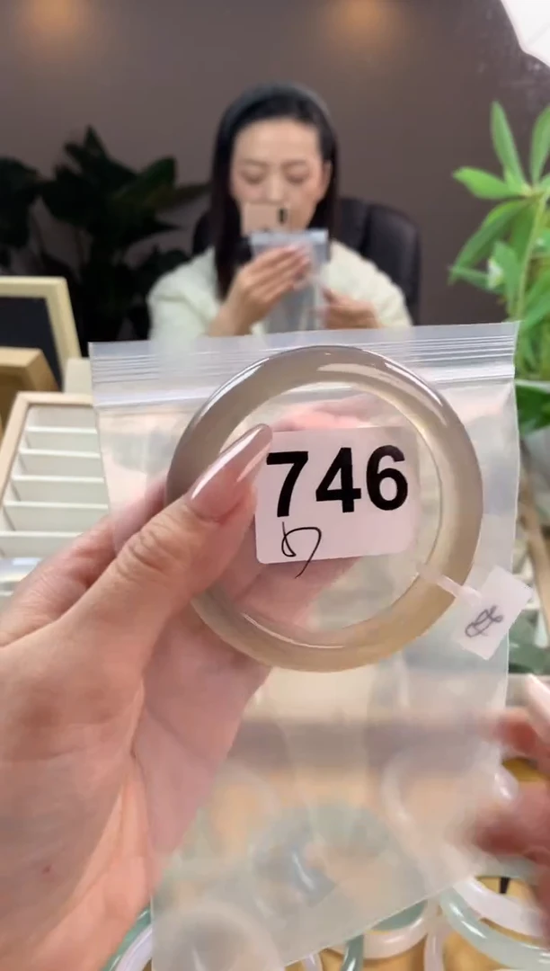 【闪购商品】玛瑙/玉髓手镯未镶嵌746