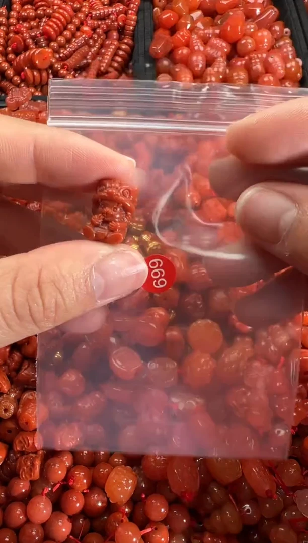 【闪购商品】南红玛瑙颈饰未镶嵌1