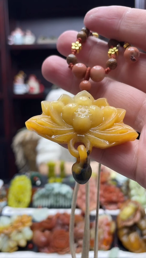 岫玉未镶嵌吊坠·