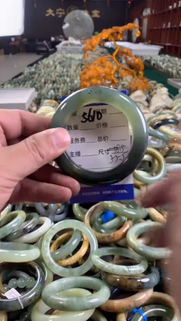未镶嵌蛇纹石玉手镯5610