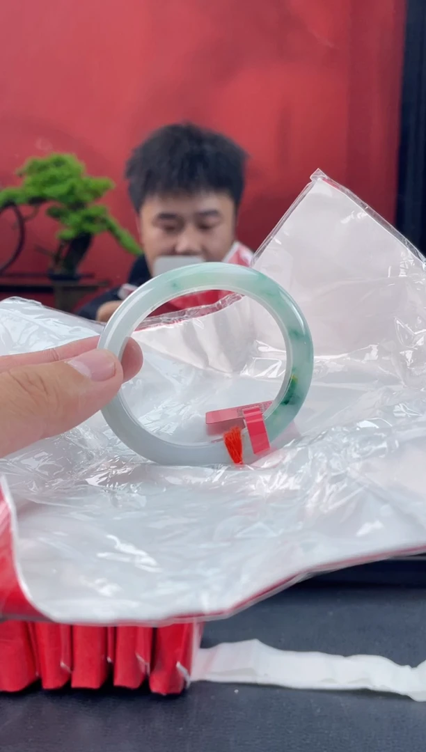 未镶嵌手镯翡翠7