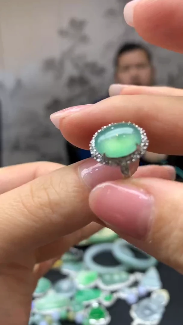 【闪购商品】翡翠颈饰18K金镶嵌15-天然翡翠