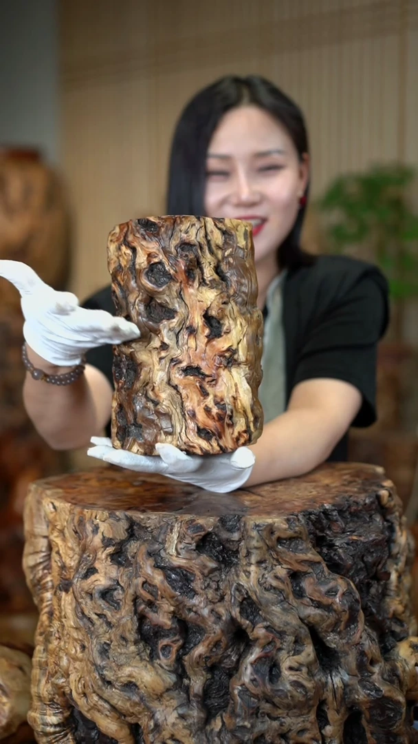 枣木雷击枣木笔筒