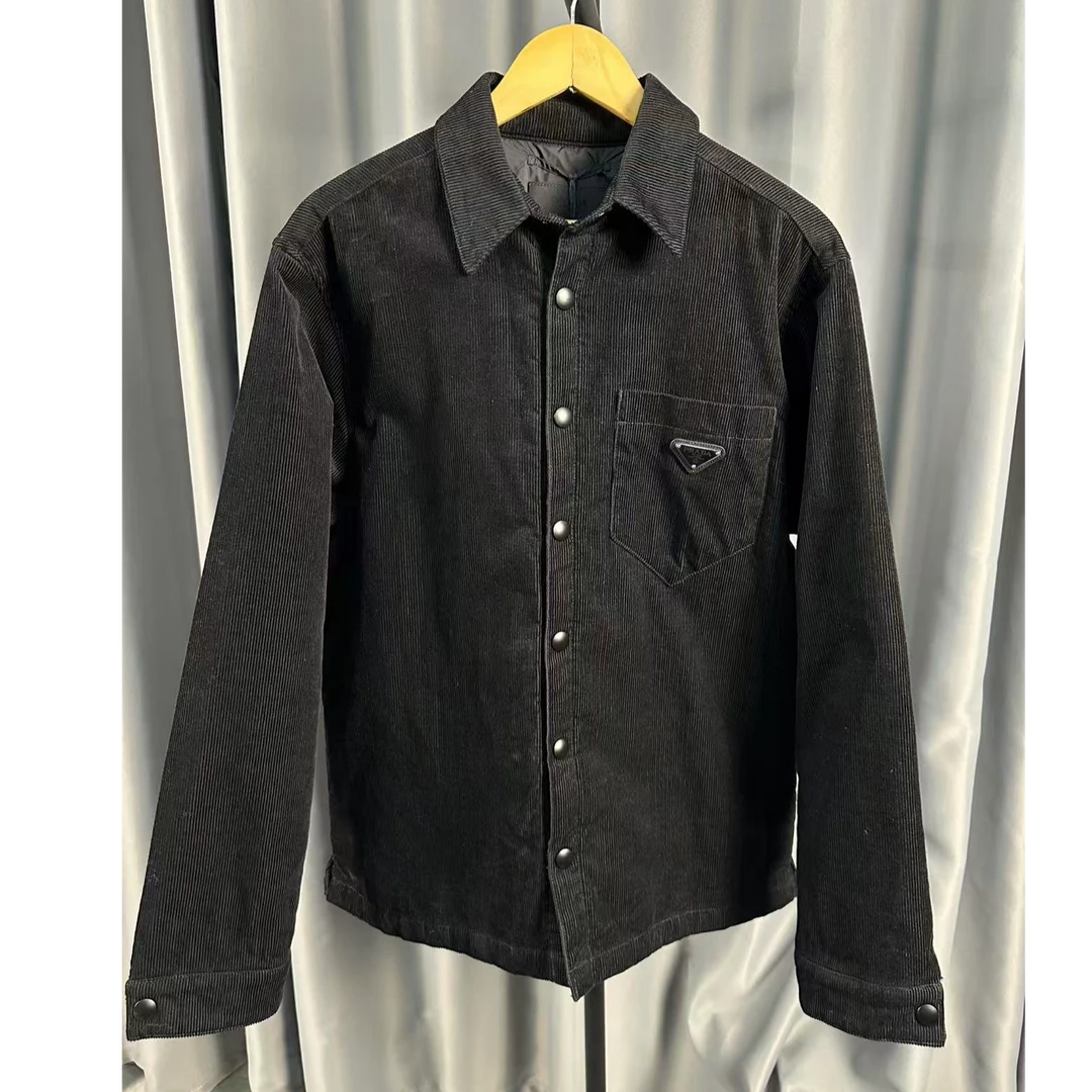 Prada/普拉达新款男士秋冬时尚潮流百搭个性胸标休闲棉服