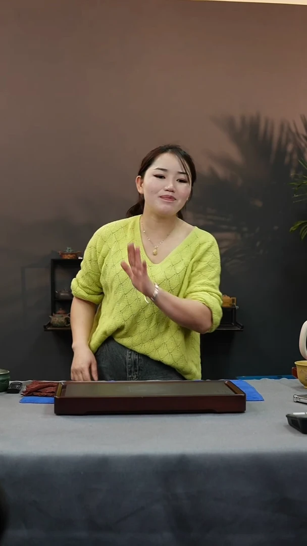 【闪购商品】紫砂茶壶石红 汲泉 刻山楼