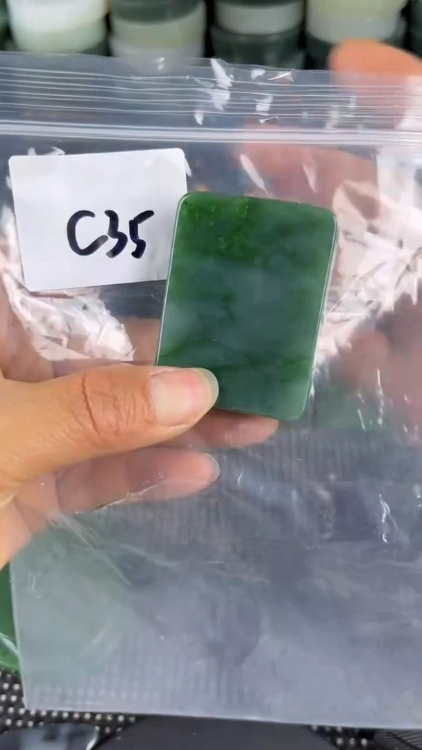 和田玉未镶嵌珠宝半成品牌子