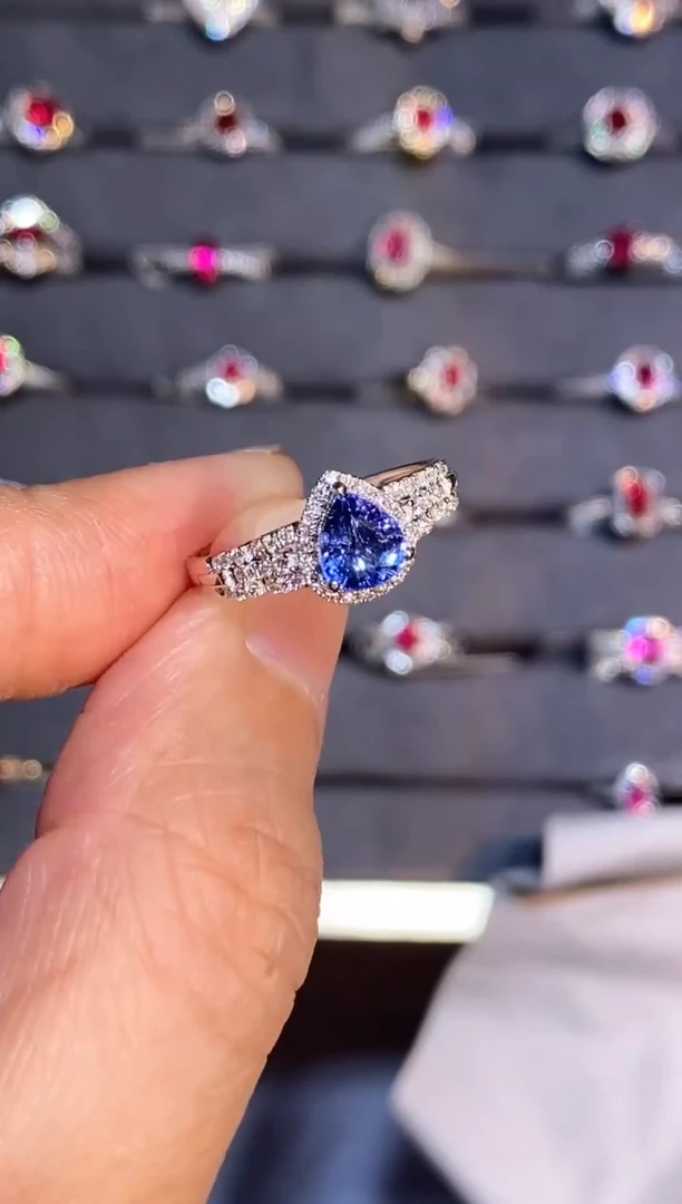 蓝宝石戒指18K金镶嵌【闪购】1.07ct/矢车菊/展会同步价