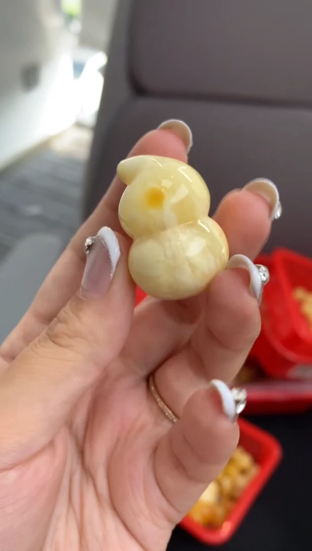 琥珀未镶嵌珠宝奇石犯***象034琥珀蜜蜡微瑕