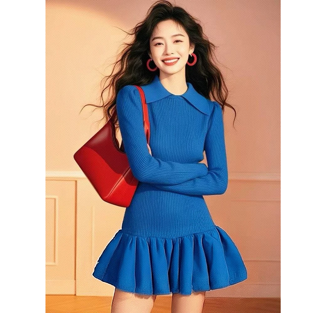 冬天配大衣的裙子过年高级感气质穿搭彩蓝色不规则下摆针织连衣裙