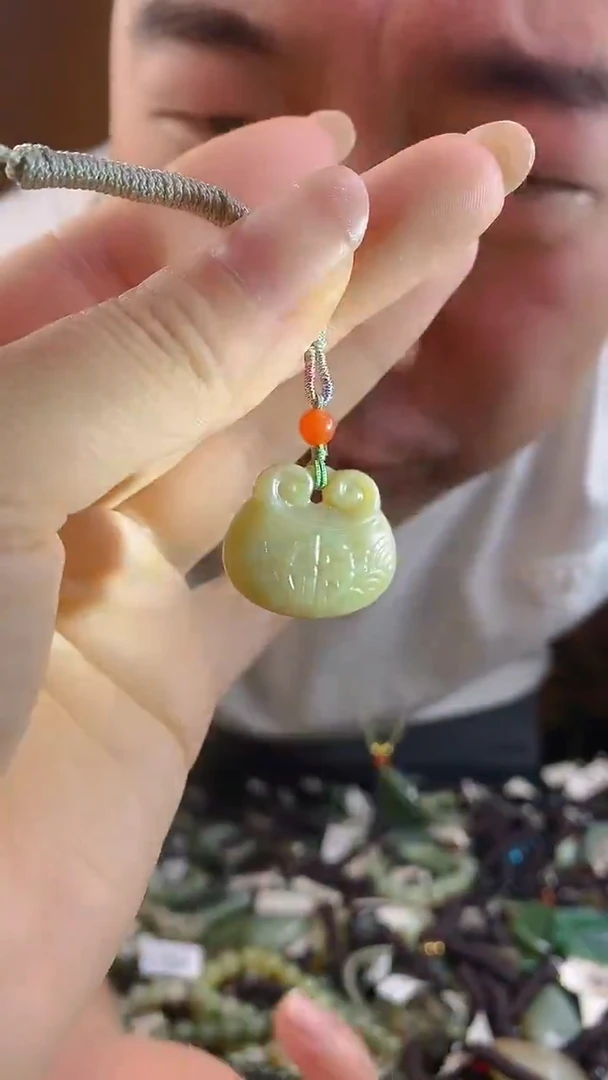 和田玉未镶嵌颈饰多样性发货，拍一发一