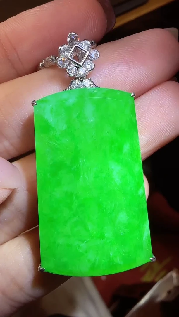 【闪购商品】翡翠吊坠(不含链)18K金镶嵌无事牌