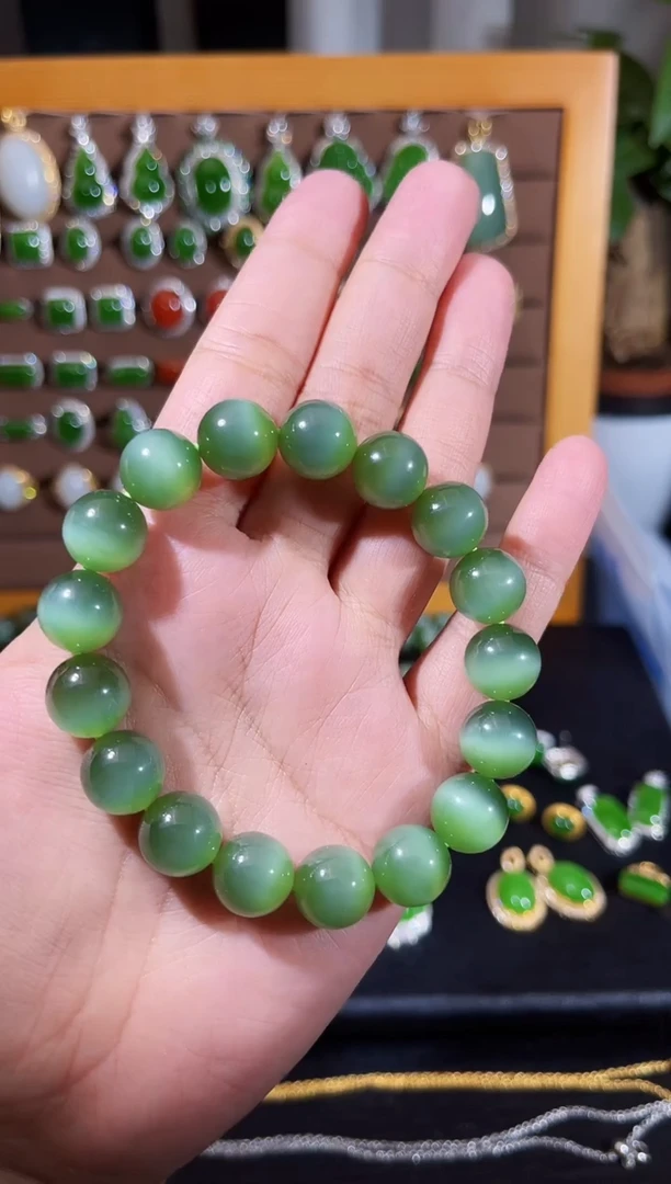 【闪购商品】和田玉手串未镶嵌卡12猫眼手串