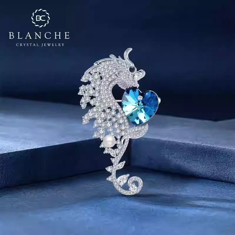 铜合金仿水晶胸针 霸气爱心水晶龙型高档胸针男胸花西装别针2909