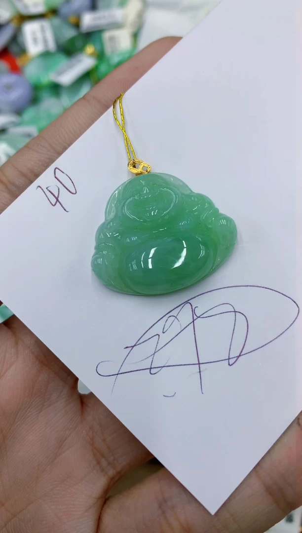 颈饰18K金镶嵌翡翠111111111111