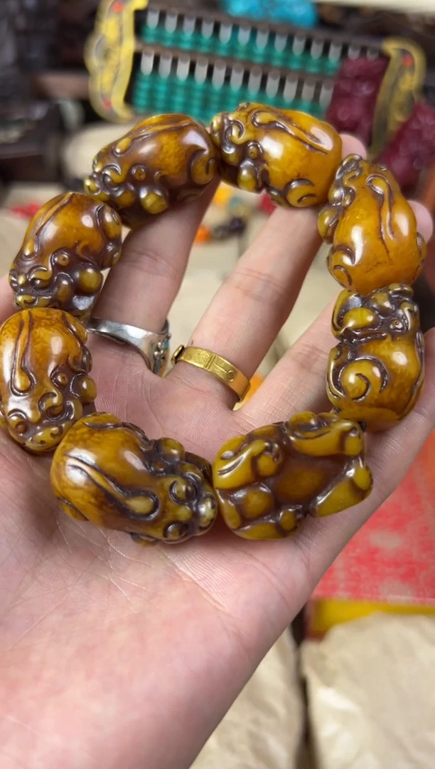 未镶嵌蜜蜡裸石主播推荐主播推荐