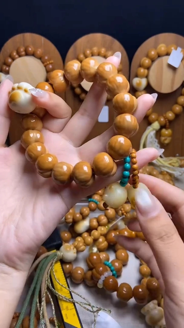 手串猴头核桃颜*微瑕亮面聚宝盆猫爪橄榄壳吊坠（柯屁）奶油风