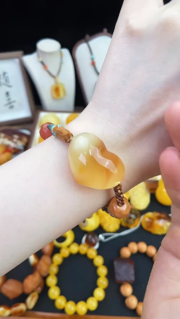 琥珀未镶嵌珠宝奇石柒月