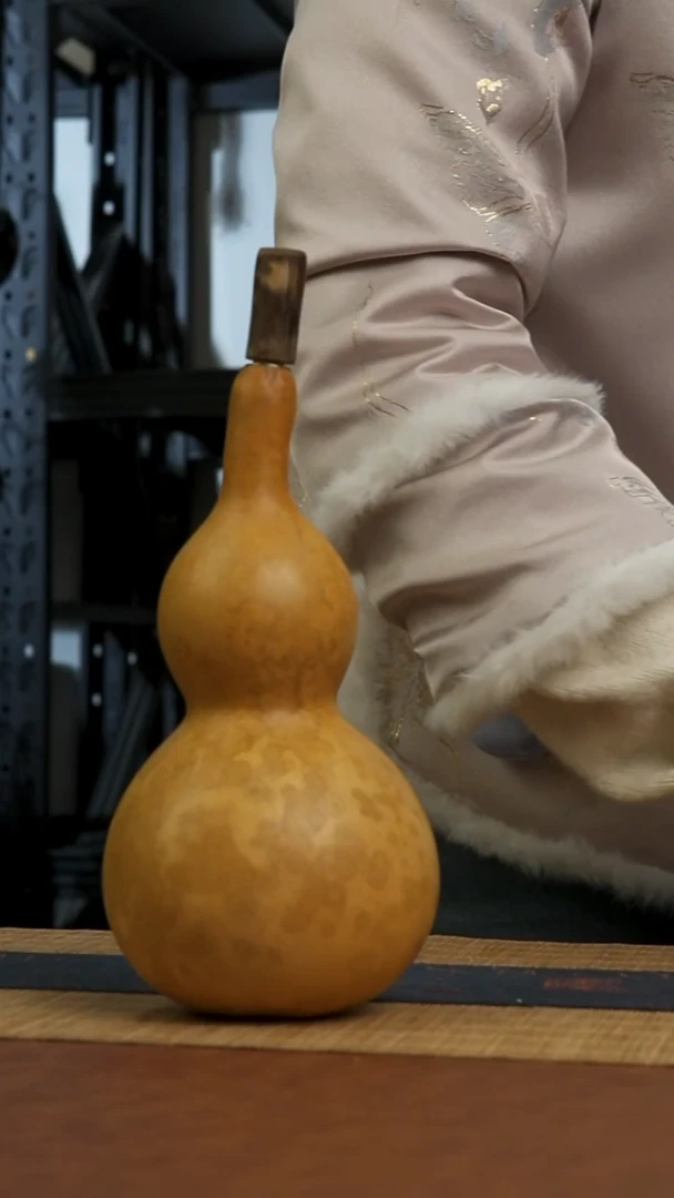 726号 天然热水酒葫芦 一物一拍（有瑕介意勿拍）