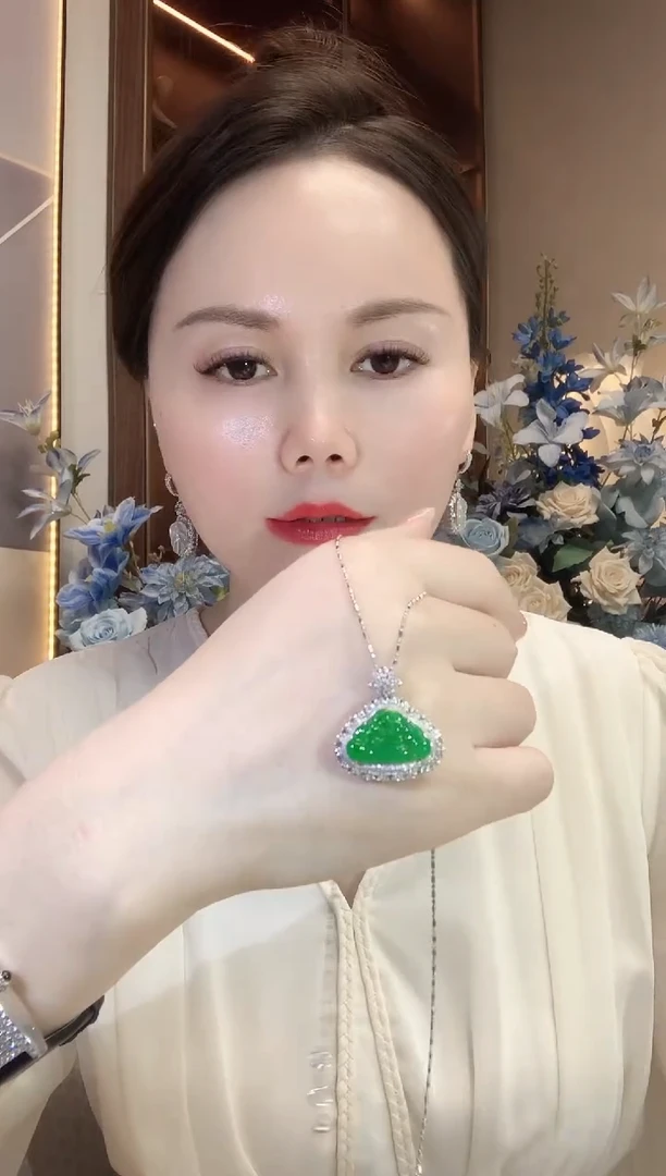 翡翠18K金镶嵌吊坠(不含链)A81