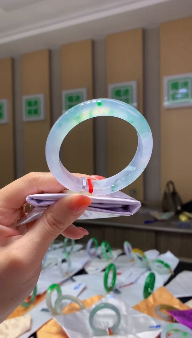 未镶嵌手镯翡翠-C48 圈口53.1 全款86万 定金2万