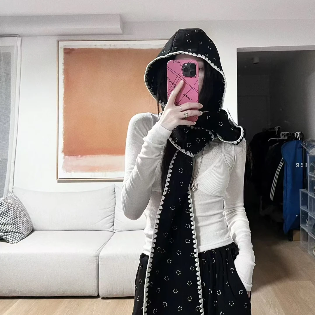 【森林推荐】韩国小众可爱黑白笑脸印花连帽围巾一体保暖百搭时尚款