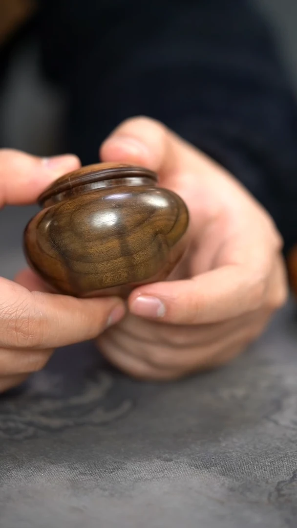 【闪购商品】金丝楠木雕799号阴沉料茶仓品香罐