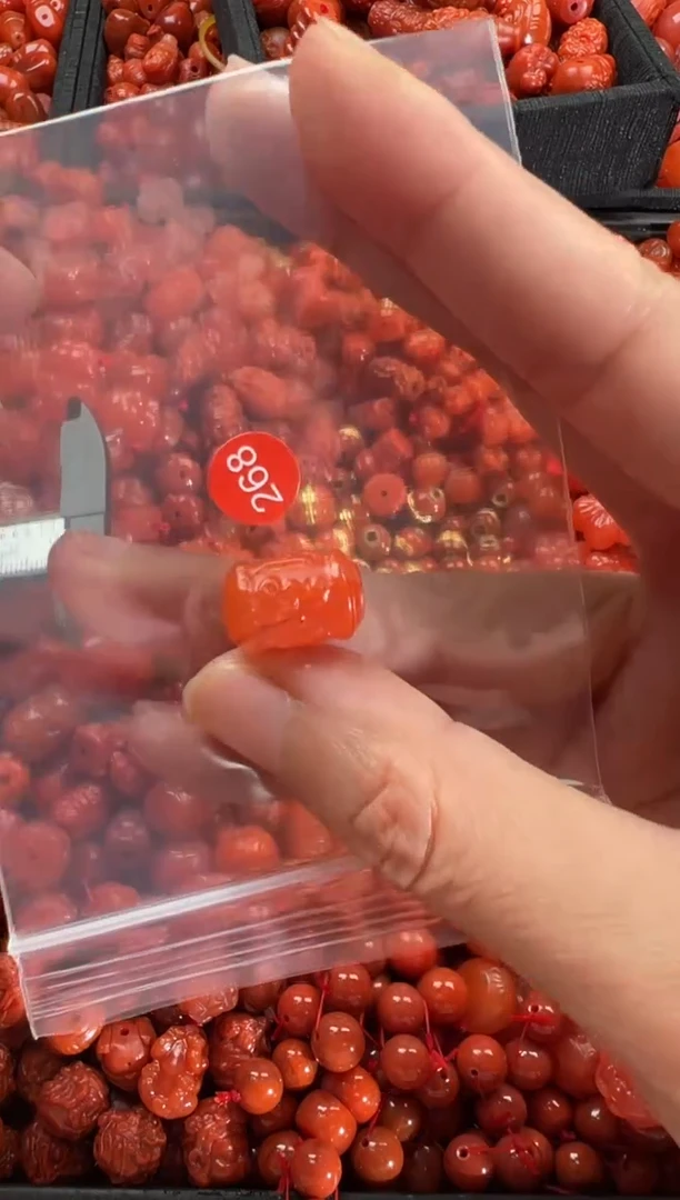 【闪购商品】南红玛瑙颈饰未镶嵌1