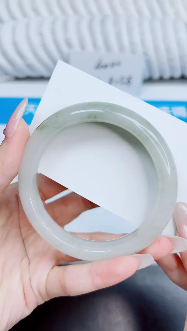 未镶嵌手镯石英质玉208/58.2