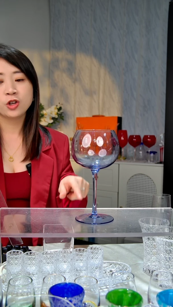 玻璃2只蓝色高脚杯111