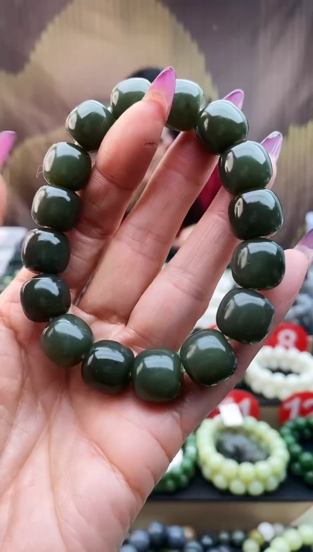 未镶嵌手串和田玉老型青黄口有平头有包容