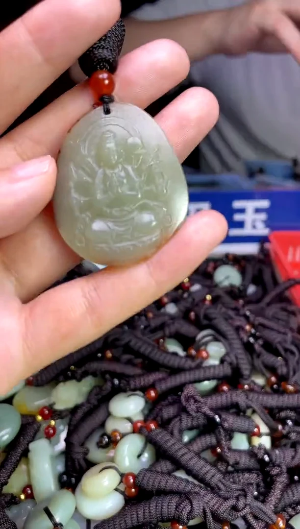 未镶嵌和田玉挂件1