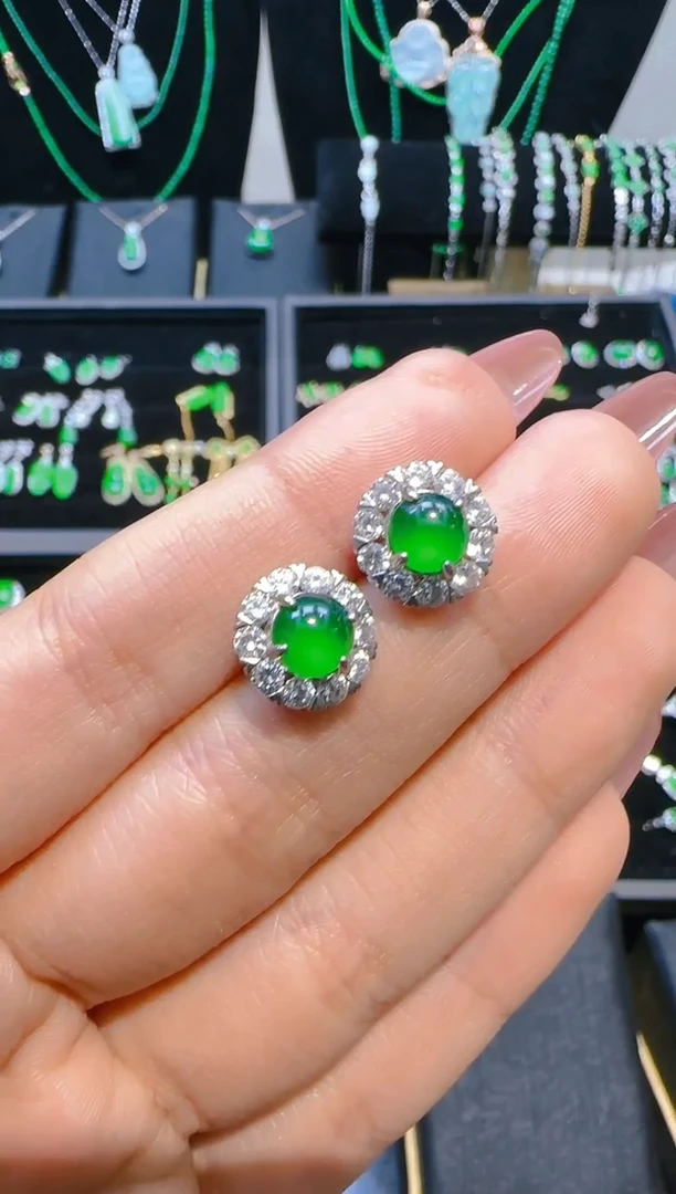 颈饰银S925镶嵌翡翠蛋面耳钉