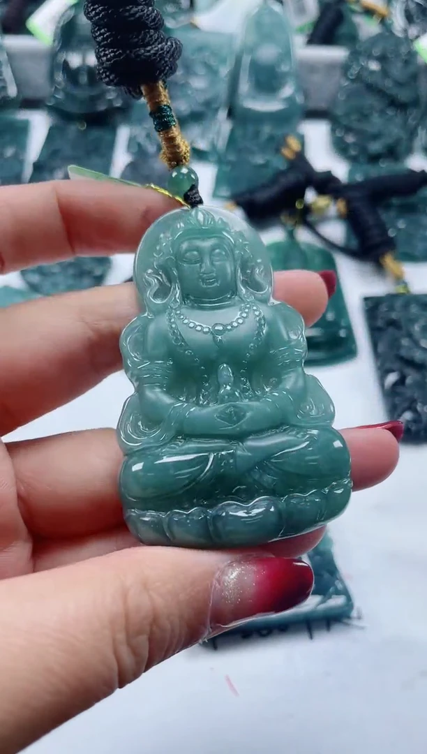 【闪购商品】翡翠颈饰未镶嵌