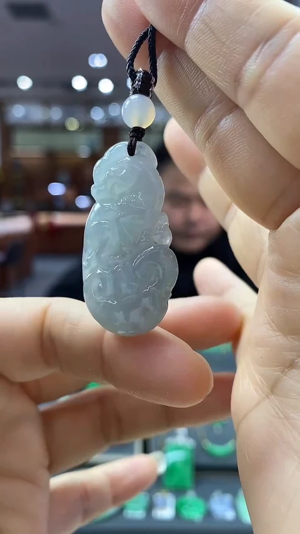 颈饰未镶嵌翡翠吊坠 61号