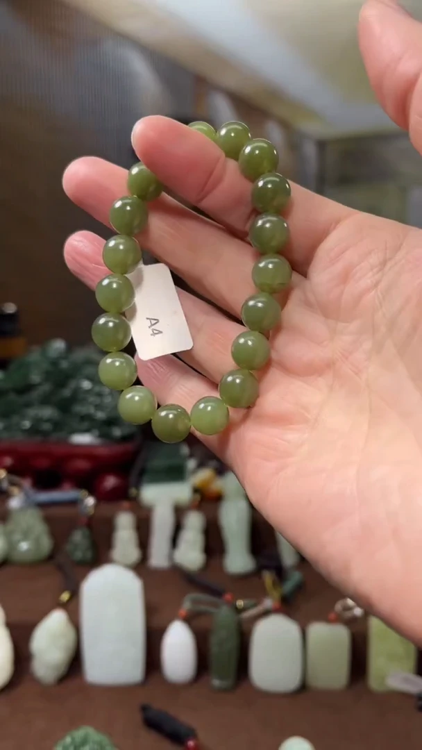 颈饰未镶嵌和田玉·