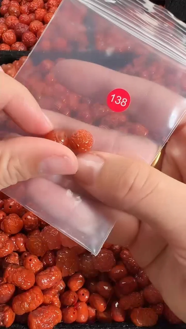 颈饰未镶嵌南红玛瑙1