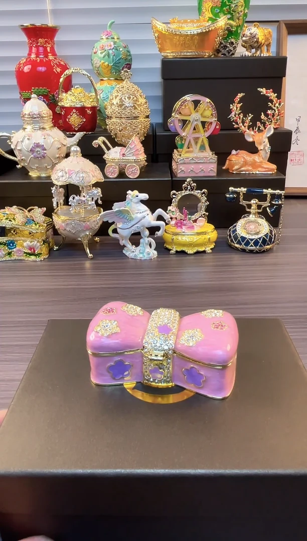摆件七宝烧珐琅彩首饰盒     蝴蝶结盒