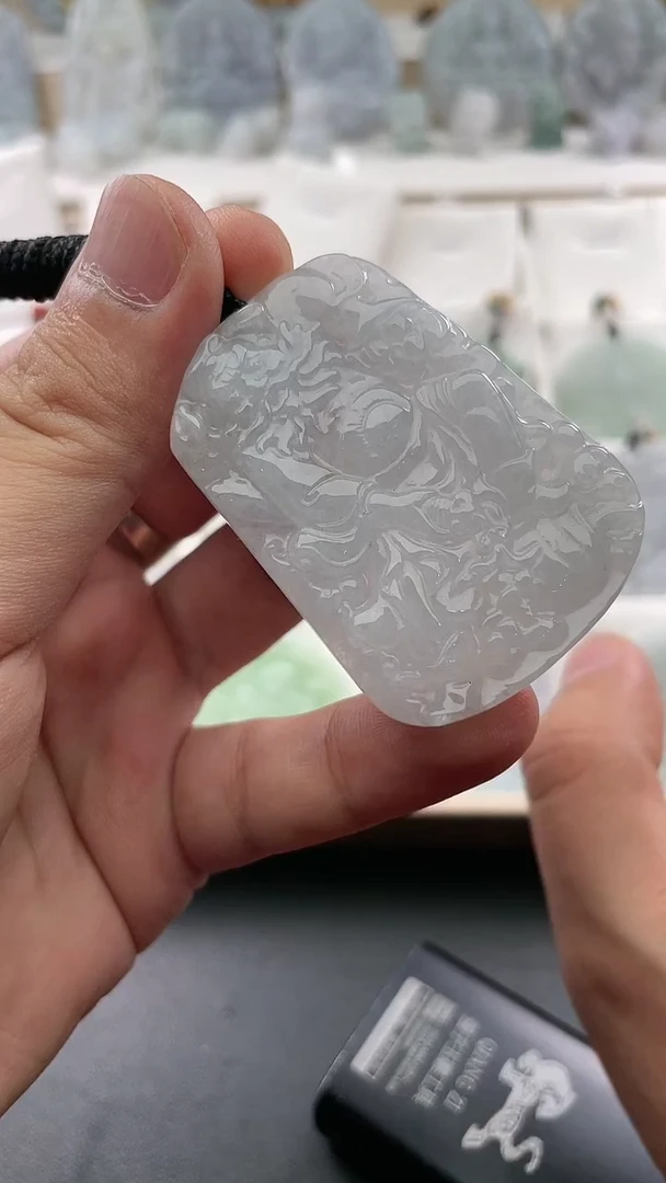 翡翠未镶嵌颈饰..../7/16/ 159